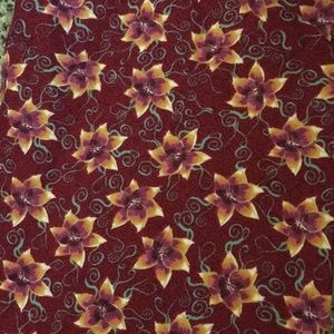 Nwot tc lularoe leggings. Red floral